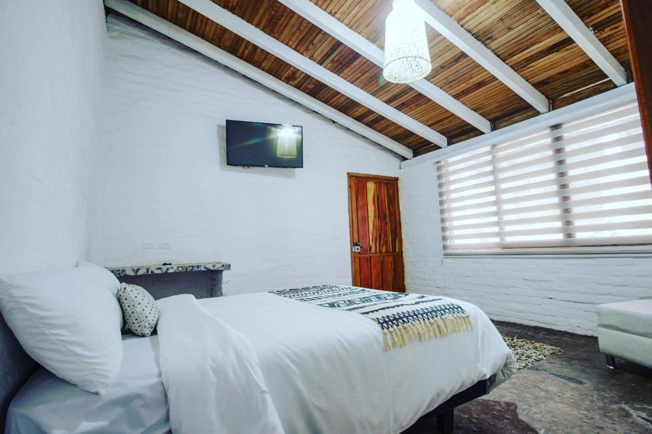 Bed and Breakfast Rustic Quinta La Aurora Баньос Экстерьер фото